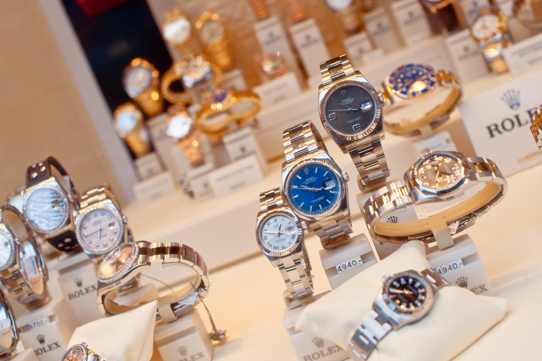 As Gold Soars, Luxury Watch Collectors Rush to Gold Rolexes