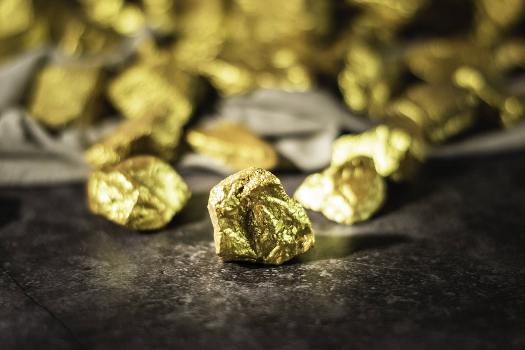 Asia’s Ultra-Rich Turn Gold Traders Amid Soaring Demand