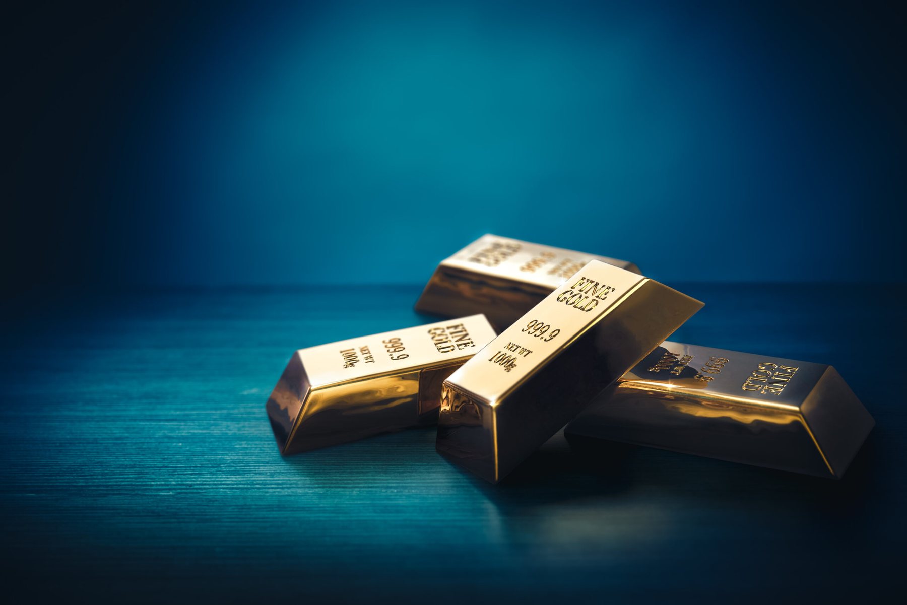 Gold Tops $3,800 as U.S. Shutdown Nears
