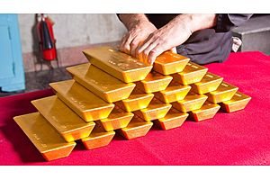 Gold Hits Record $382B Demand as Central Banks Stock Up