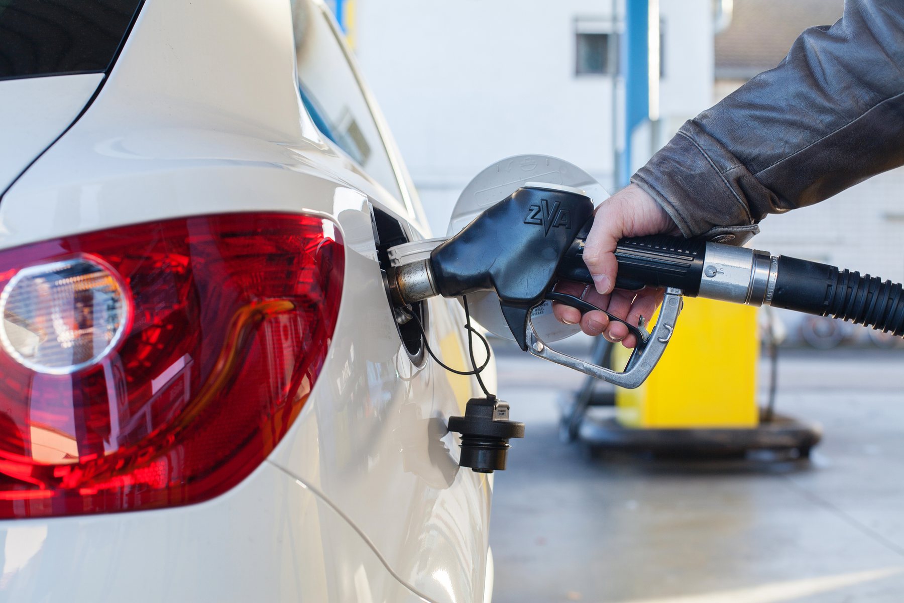 Oil Slides as Trump’s China Tariffs Override Iran Impact