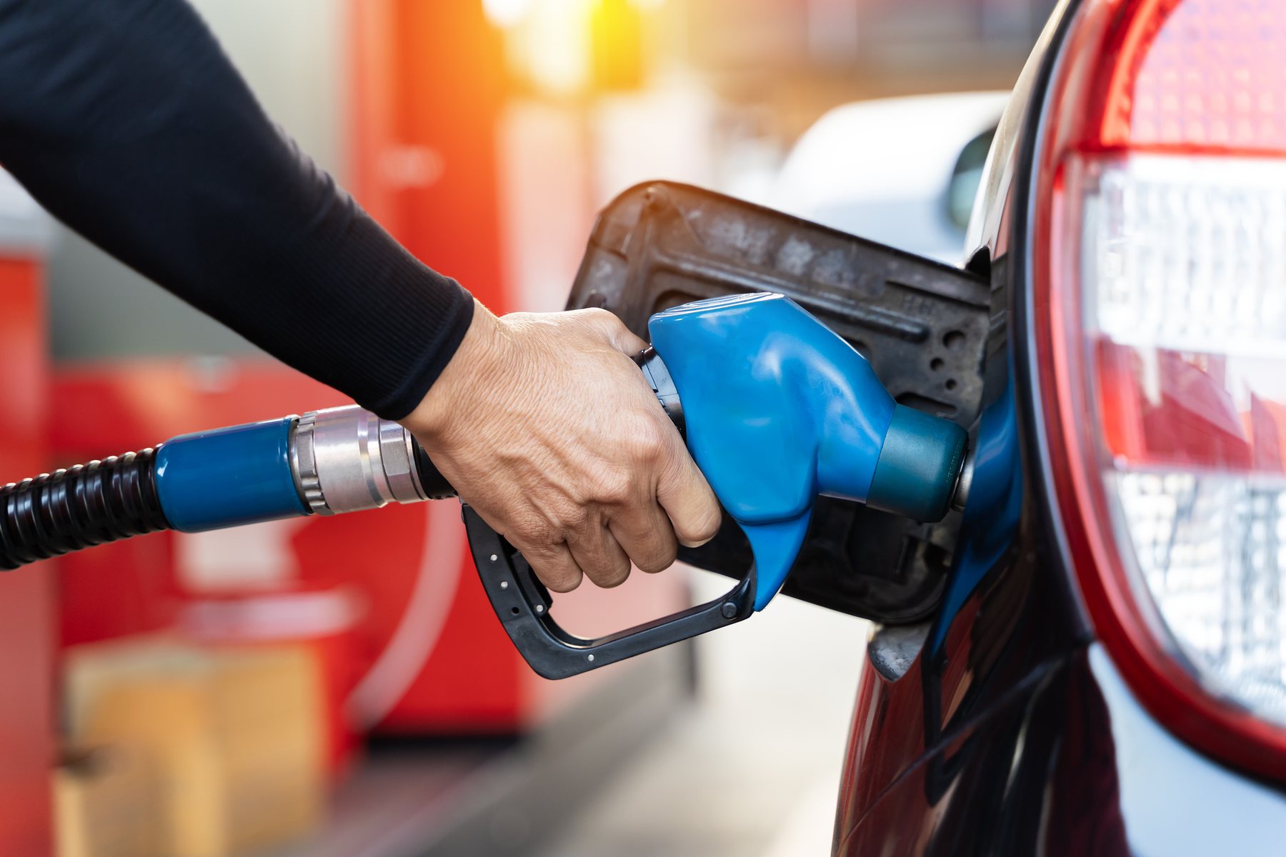 Global Auto Stocks Plunge as Trump Imposes 25% Vehicle Tariffs