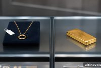 Gold Bars vs Jewelry: Why Investors Prefer Bullion Over Gems