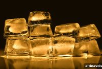 Gold Jumps 2% on Dollar Weakness as Safe-Haven Demand Surges