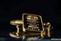 Gold Surges 10% in 2025 After Strongest January Since 1980